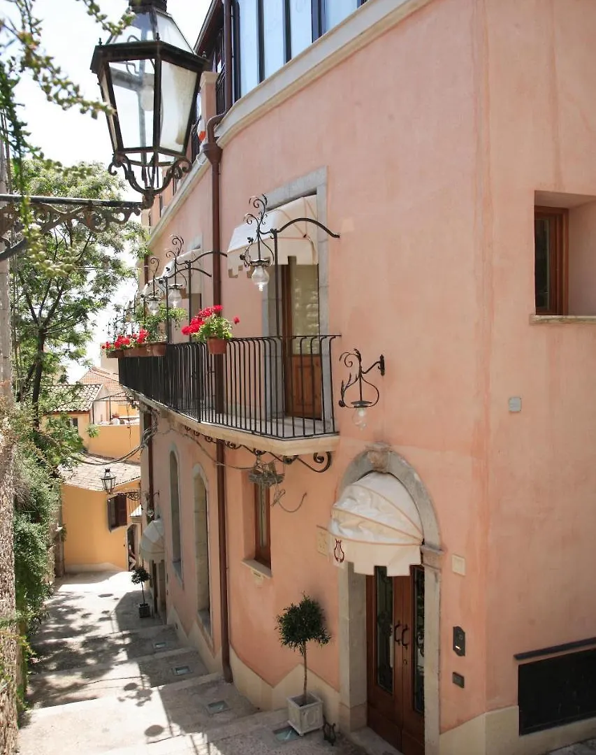 לינה וארוחת בוקר טאורמינה Casa Turchetti